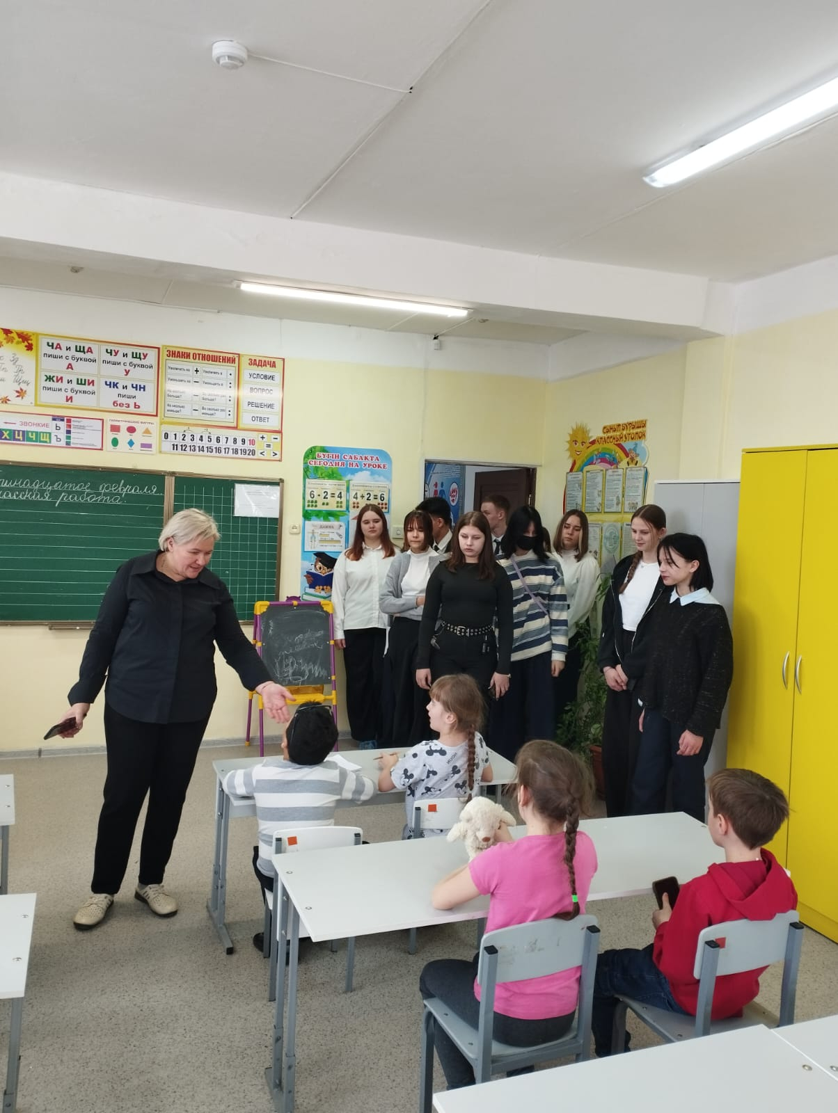 2025 жылдың 13 ақпанында Шоқан Уалиханов атындағы мектеп-гимназиясының «Мұғалім – мақтаныш болып естіледі» жобасына қатысушы оқушылары Шахтинск қаласындағы №7 арнайы мектеп-интернатына экскурсияға барды.