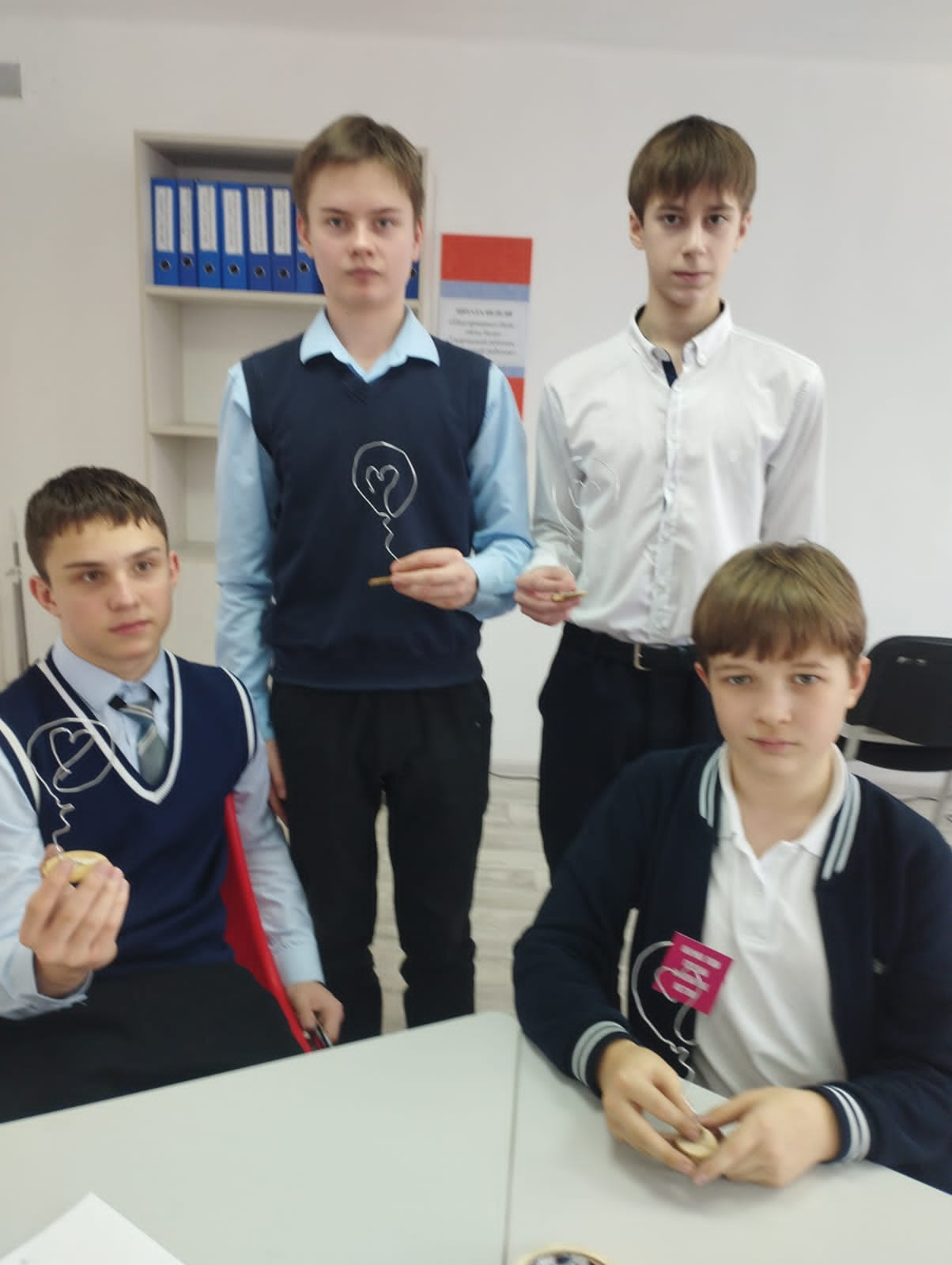 2025 жылдың 27 ақпанында Шоқан Уәлиханов атындағы мектеп-гимназиясының 8-сынып оқушылары «Металлмен жұмыс істеу өнері» шағын бұйым жасау шеберлік сыныбына қатысты.  