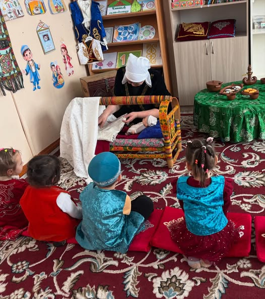 Казахский национальный обряд «Бесікке салу»