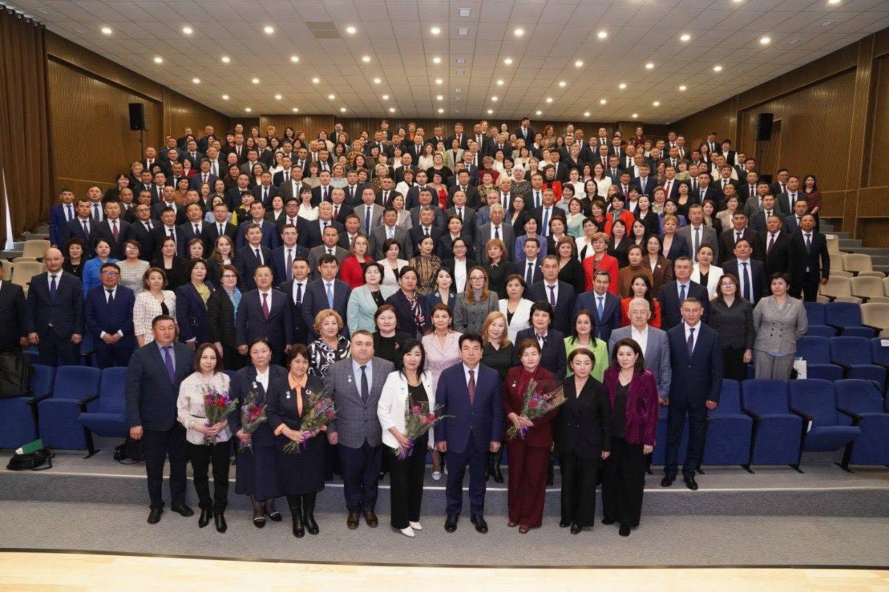 Балалар қауіпсіздігі, кадрлық әлеует және инфрақұрылым: Ғани Бейсембаев өңірлік білім басшыларына жүктелетін негізгі міндеттерді атады