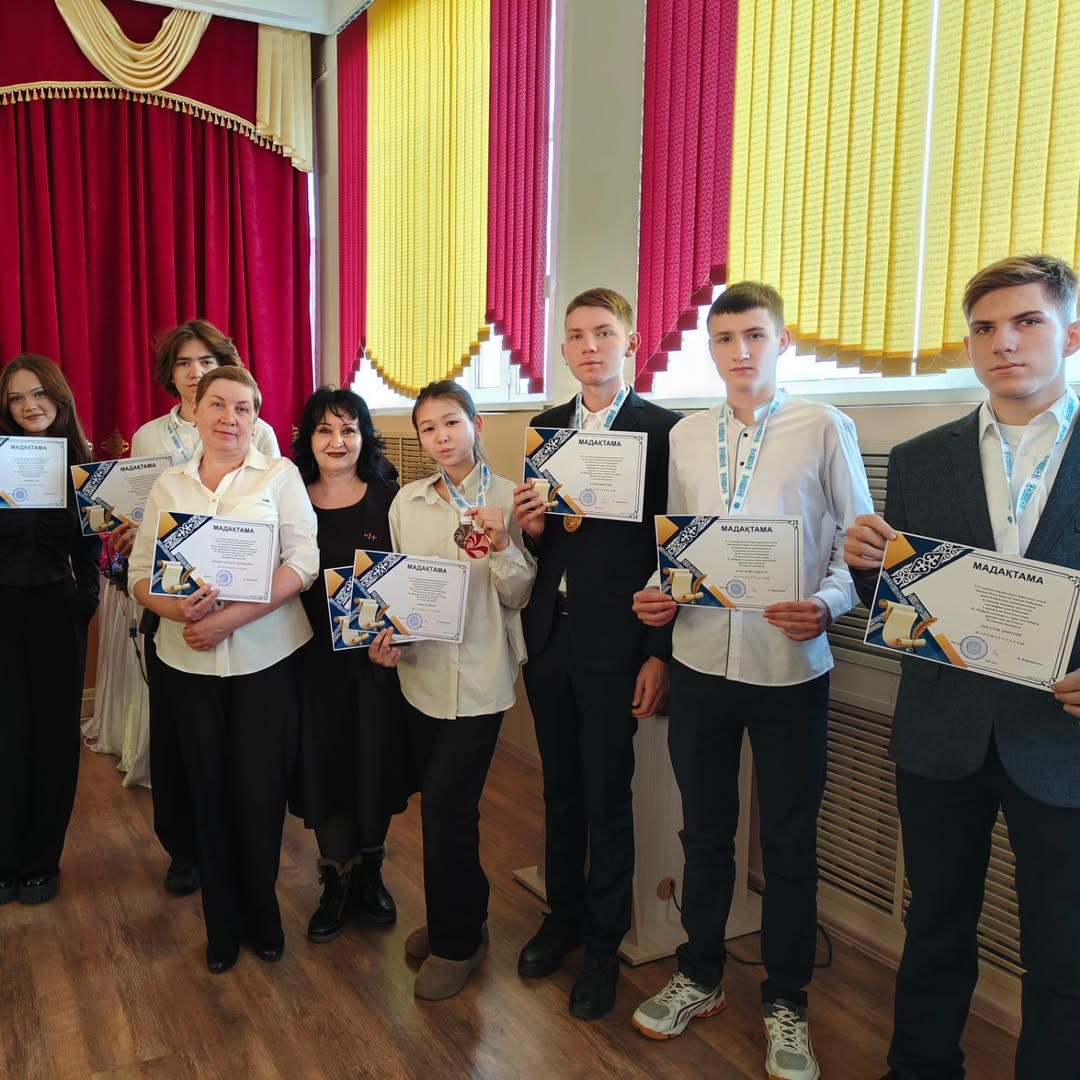 21 ақпанда Абай ауданының білім бөлімі 9-11 сынып оқушыларына арналған республикалық олимпиаданың аудандық кезеңінің жеңімпаздары мен жүлдегерлерін салтанатты түрде марапаттады.