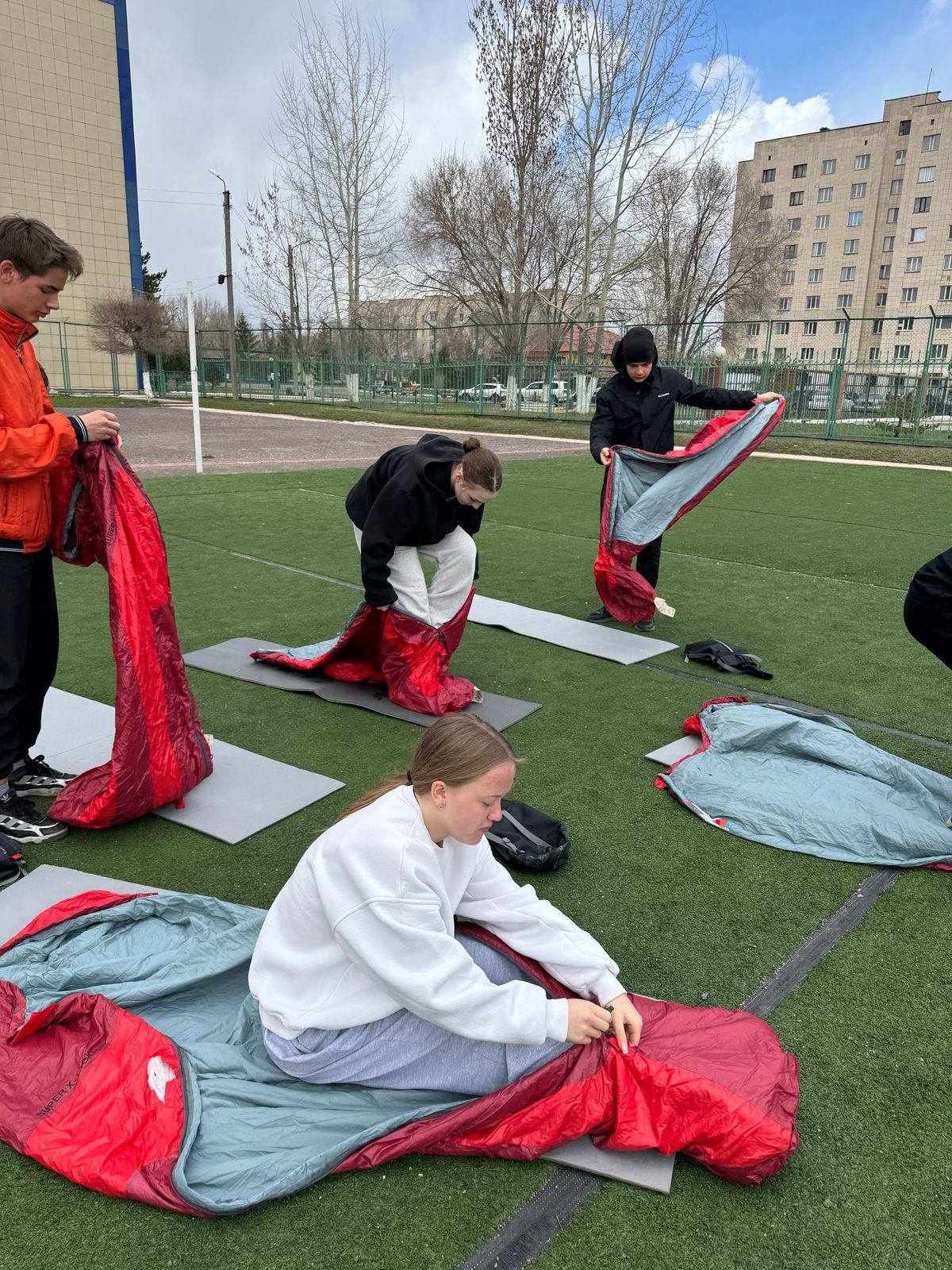 18 сәуір күні Қазтұтынуодағы Қарағанды ​​экономикалық университетінде Шоқан Уалиханов атындағы мектеп-гимназиясының 10 сынып оқушылары аймақтық туристік квестте 1 орынға ие болды.