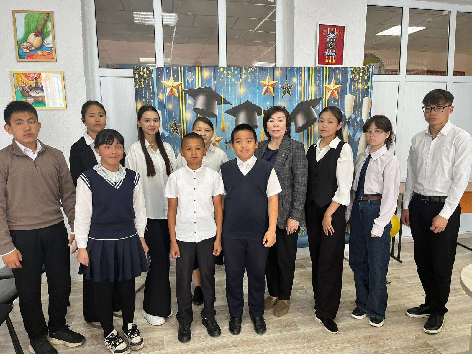  Нұра ауданы білім бөлімінің әдістемелік кабинет меңгерушісі  Сейфуллина Дария Сейтказиевна мектебіміздің дарынды оқушыларымен кездесу өткізді.