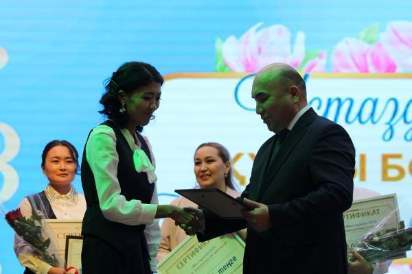 Кайрберлинова Айгерим Какенқызы – биология пәнінің білікті маманы