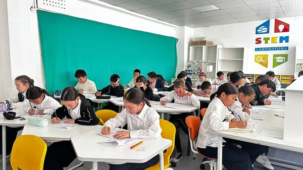 В нашей школе прошел районный этап Республиканской олимпиады среди учащихся 9-11 классов сельских школ.