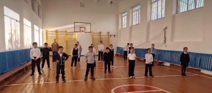 Мектебімізде сабақтар таңғы жаттығудан басталады!