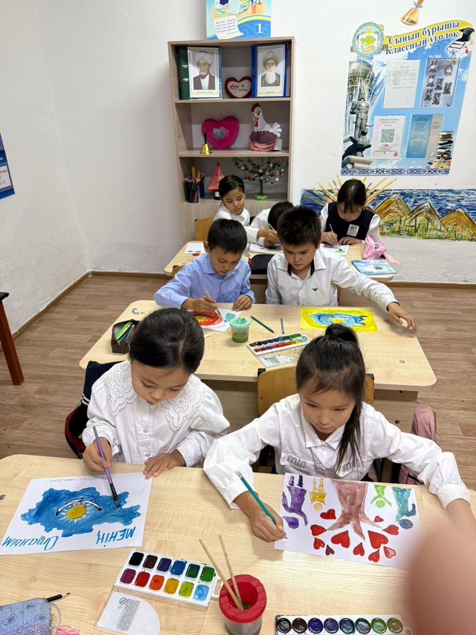 Міржақып Дулатұлы атындағы жалпы білім беретін мектепте  бастауыш сынып оқушыларымен Республика күніне орай «Менің Отаным – Қазақстан» атты сурет салу байқауы өткізілді. Мақсаты: Оқушылардың шығармашылық қабілеттерін дамыту, Отанға деген сүйіспеншілікті а
