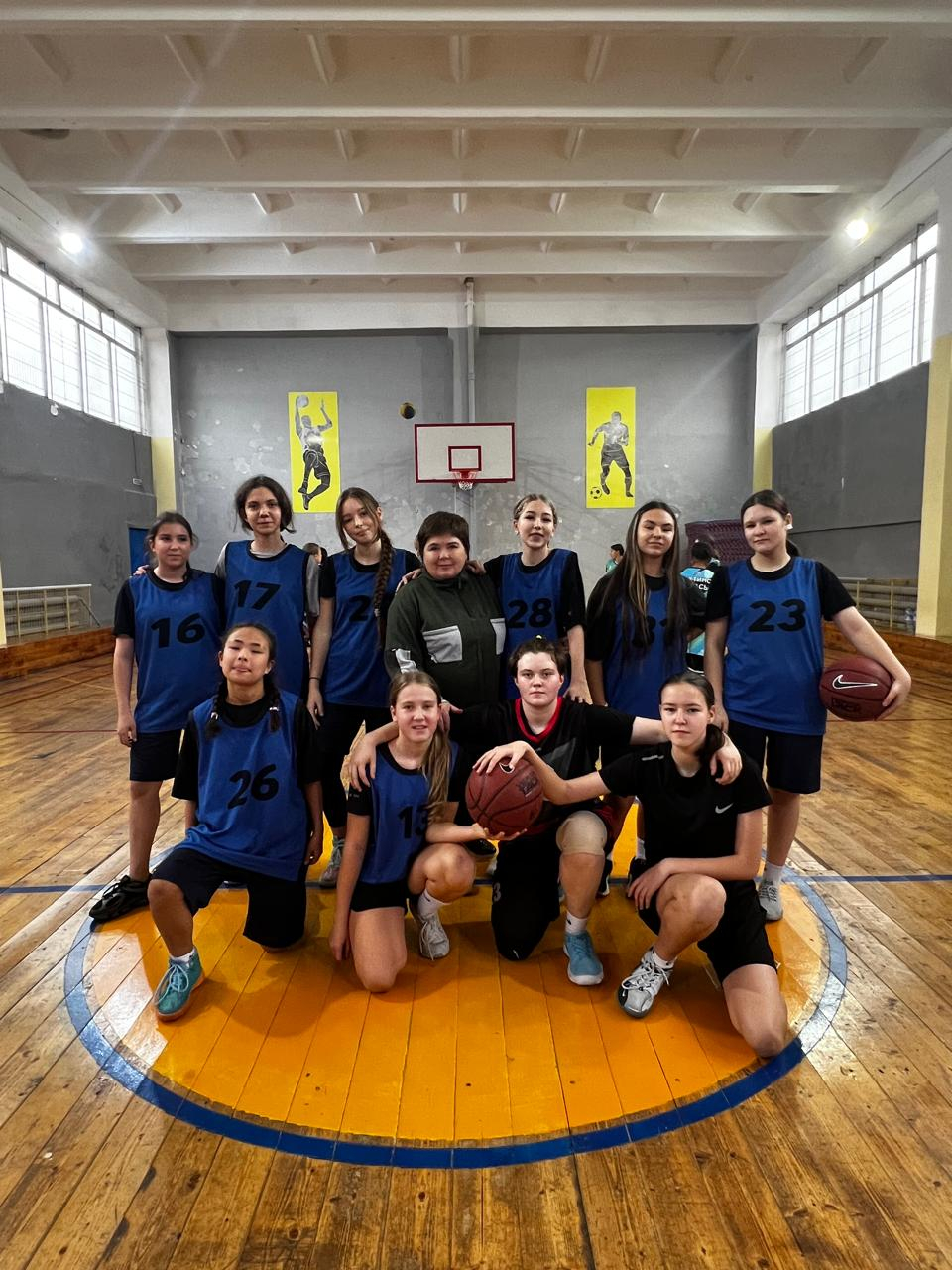 Баскетболдан ұлттық мектеп лигасының жеңісі! 11-12 қарашада қала мектептері арасында жарыс өтті, онда 7-8 сыныптардың қыздар командасы тамаша ойын көрсетіп, I орын алды! ???? Жас спортшылар жоғары дайындық деңгейін, командалық рухты және жеңіске деген ұмт