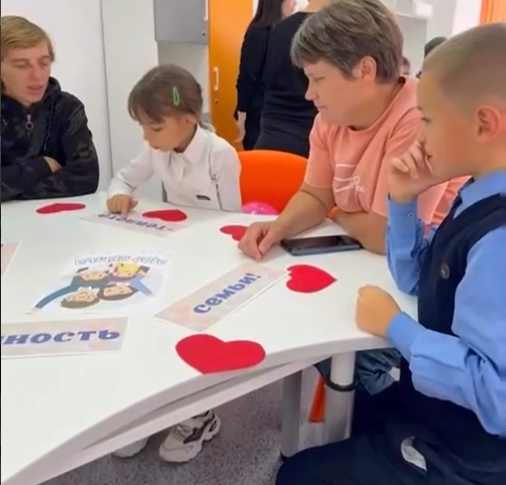 Ко дню семьи в КГУ «Мичуринская ОСШ» согласно плану проведены мероприятия с родителями и учениками.