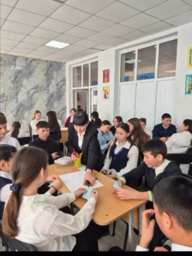 Облыстық «Отбасынан қоғамға: Балалардың әл-ауқаты – біздің ортақ міндетіміз» бағдарламасы аясында оқушылар арасында қауіпсіз және белсенді азаматтық ұстаным мәдениетін қалыптастыру мақсатында мектеп белсенділерінің «Қауіпсіз мектеп» тақырыбында аудандық і