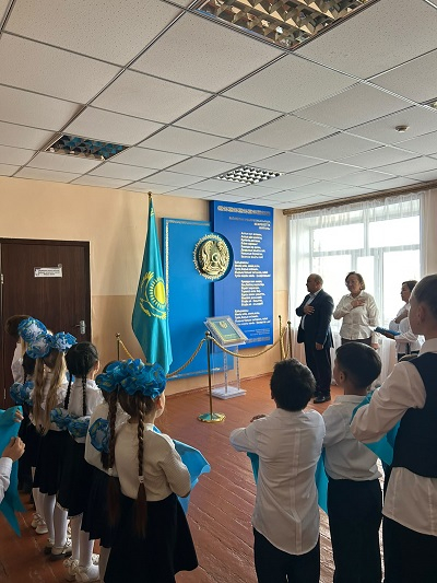 Бүгін мектебімізде Республика күніне орай Республикалық бірыңғай «Жас қыран» және «Жас ұлан» балалар мен жасөспірімдер ұйымына оқушыларды салтанатты қабылдау жиыны өтті.